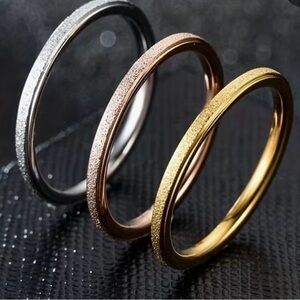 Elegant Trio Bands in Silver, Rose Gold, and Gold Size 9